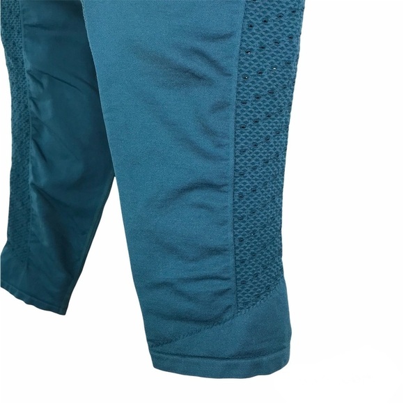 Fabletics Sync High Waisted Perforated 7/8 Teal Leggings Blue Green Medium - Picture 7 of 9
